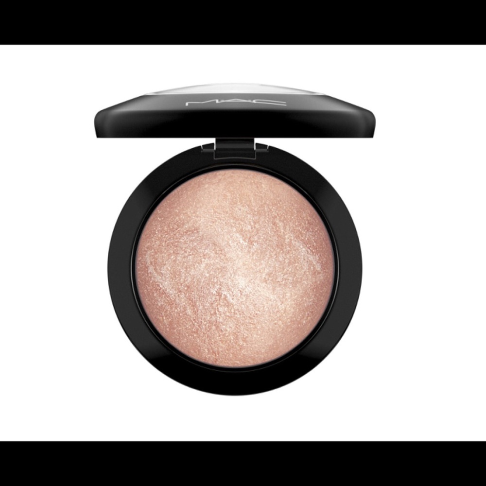 MAC Soft & Gentle Mineralized Skin Finish